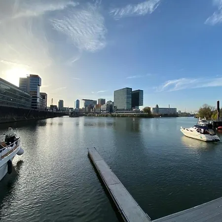 Wunderschones Hausboot Im Medienhafen *